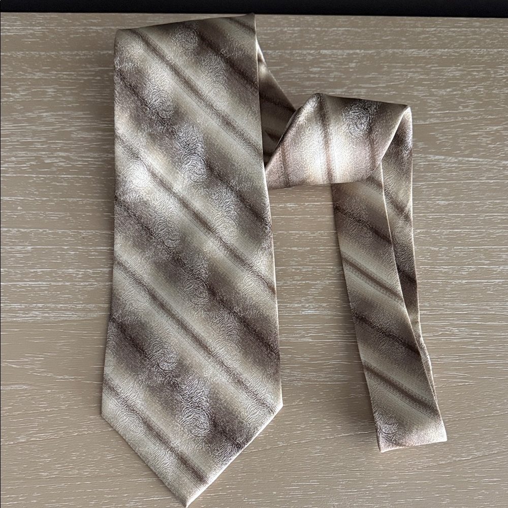 Pierre Cardin Elegant Silk Neck Tie